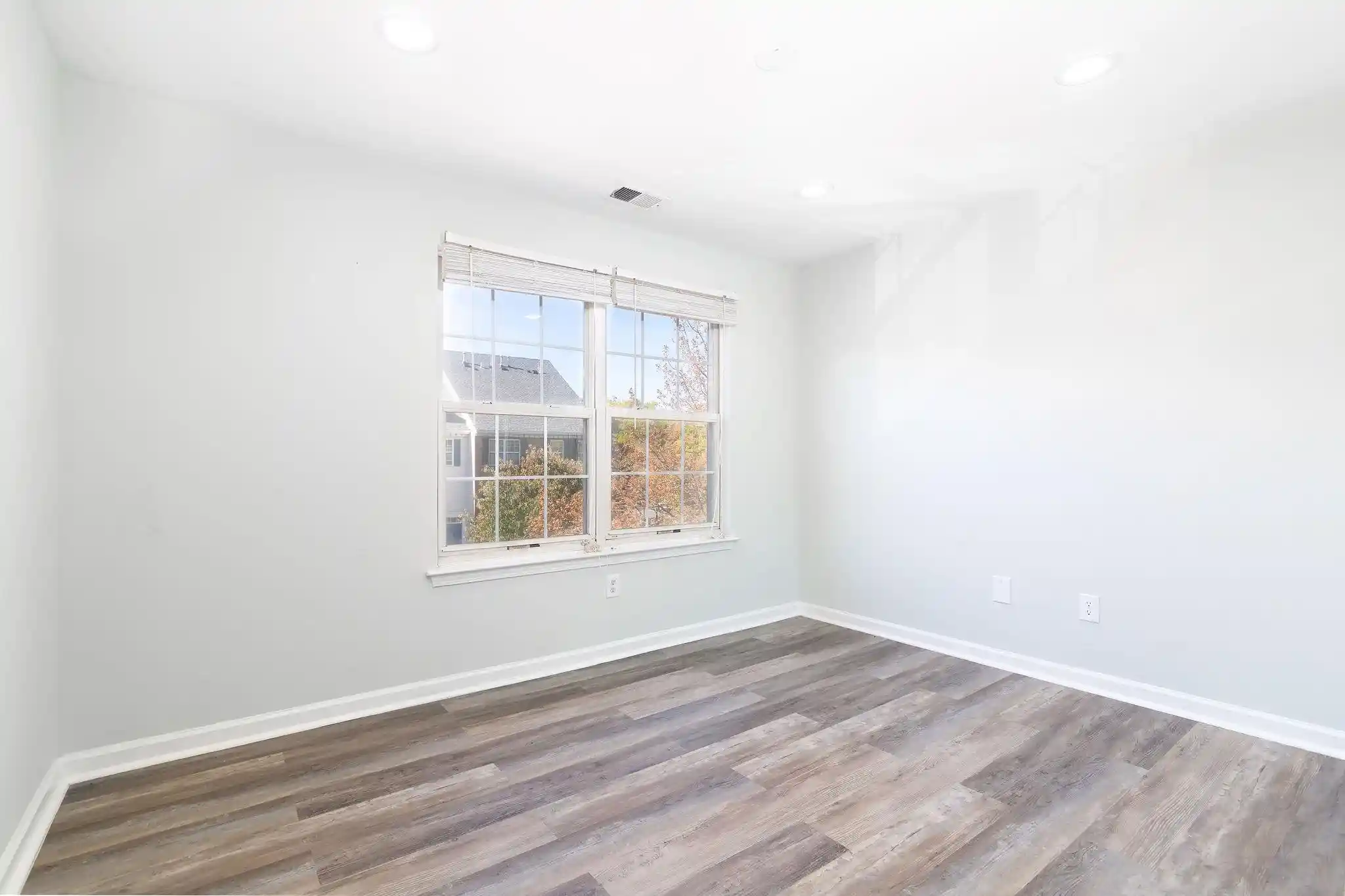 Photo 2 of Condo for sale at 5 Butternut St, Jersey City, NJ 07305 | MLS# 260020634 | Listing updated on 2026-10-14