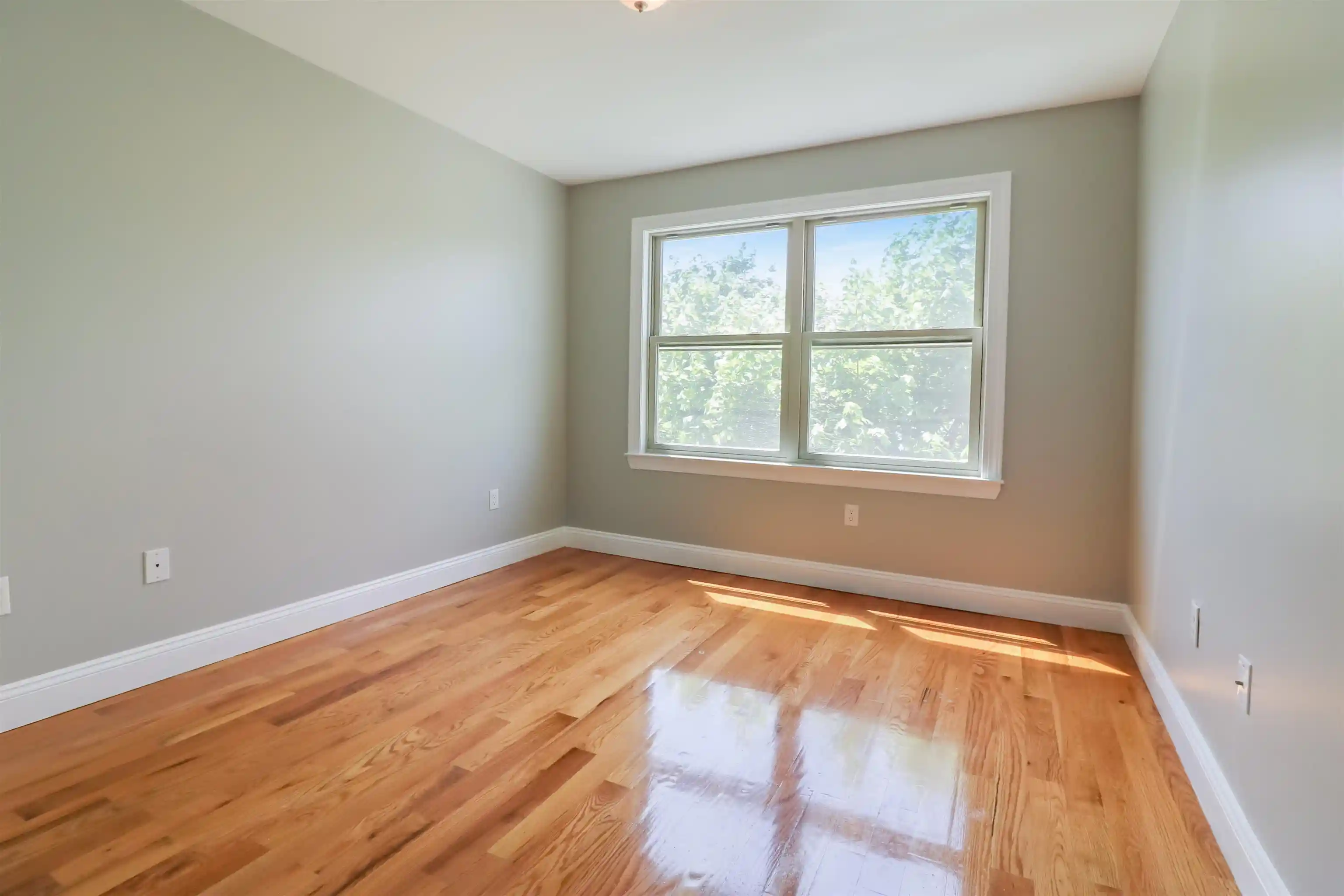 Listing Photo 4 - Condo for sale in building located at 381 Communipaw Ave, Jersey City, NJ 07304 - Unit #401
