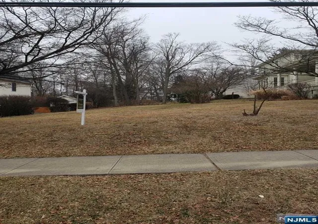 Photo 3 of Sale Pending at 51 Crane St, Caldwell, NJ 07006 | MLS# 22005555 | Listing updated on 2026-05-21