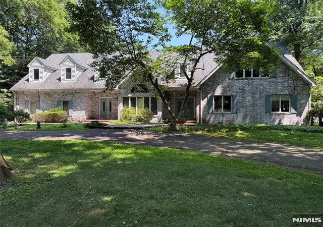 Homes for sale in Saddle River, NJ | 25 Ackerman Rd, Saddle River, NJ 07458 | MLS# 23021885