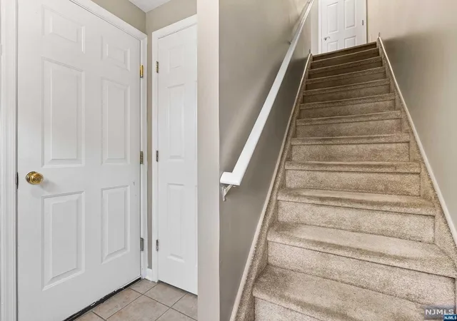 3rd image of 15 Zabriskie St #1505, Hackensack, NJ 07601 | MLS# 23026210