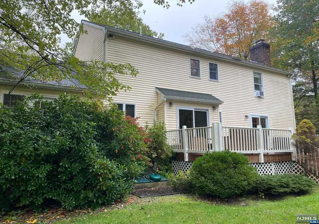 4th image of 112 E Timber Ln, Newfoundland, NJ 07435 | MLS# 23032231