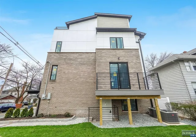 Homes for sale in Palisades Park, NJ | 109 Henry Avenue, Palisades Park, NJ 07650 | Houzeo
