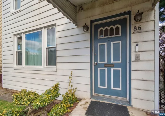 Photo 2 of Sale Pending at 86 Steuben St, East Orange, NJ 07018 | MLS# 24008518 | Listing updated on 2025-03-14