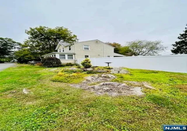Homes for sale in Wanaque, NJ | 17 Locust St, Wanaque, NJ 07420 | MLS# 24031143