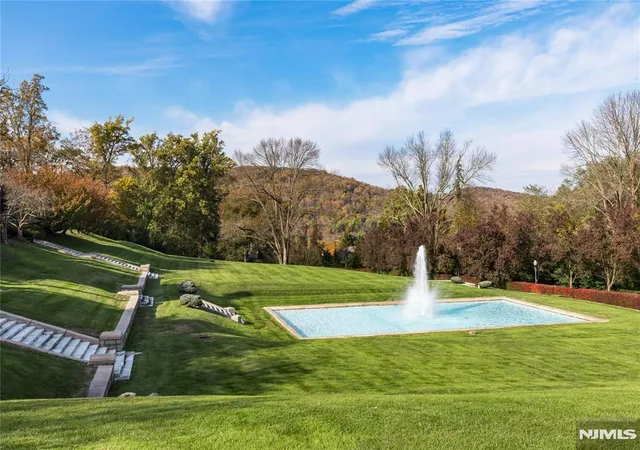 Photo 4 of Single family home for sale at 675 Ramapo Valley Rd, Mahwah, NJ 07430 | MLS# 24050822 | Listing updated on 2026-03-23