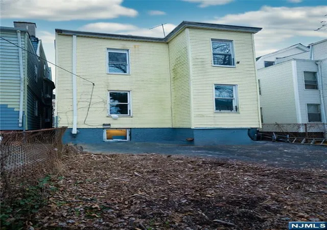 3rd image of 889 16Th St, Newark, NJ 07108 | MLS# 25002196