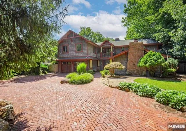 Photo 2 of Sale Pending at 12 Alcott Rd, Mahwah, NJ 07430 | MLS# 25008899 | Listing updated on 2026-05-20