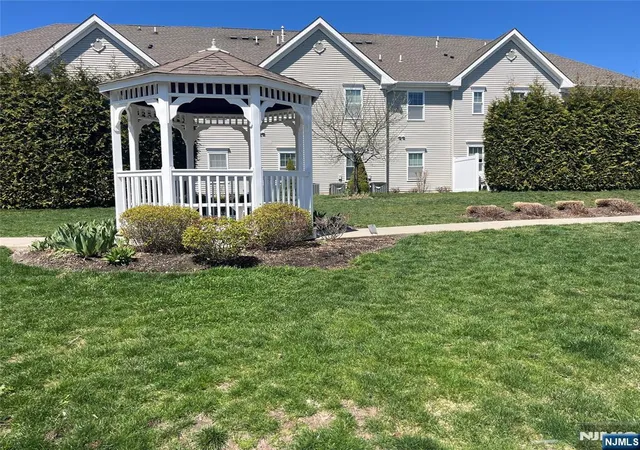 Homes for sale in Wanaque, NJ | 19 Dogwood Lane, Wanaque, NJ 07420 | Houzeo
