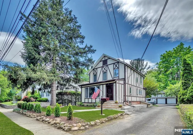 3rd image of 77 Myrtle Ave, Allendale, NJ 07401 | MLS# 25017710
