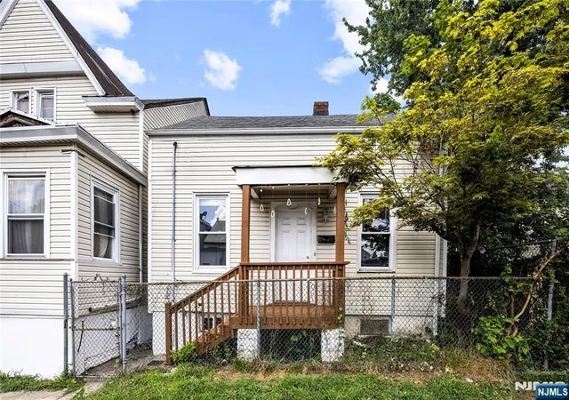 Homes for sale in Paterson, NJ | 73 N 6th St, Paterson, NJ 07522 | MLS# 25023866