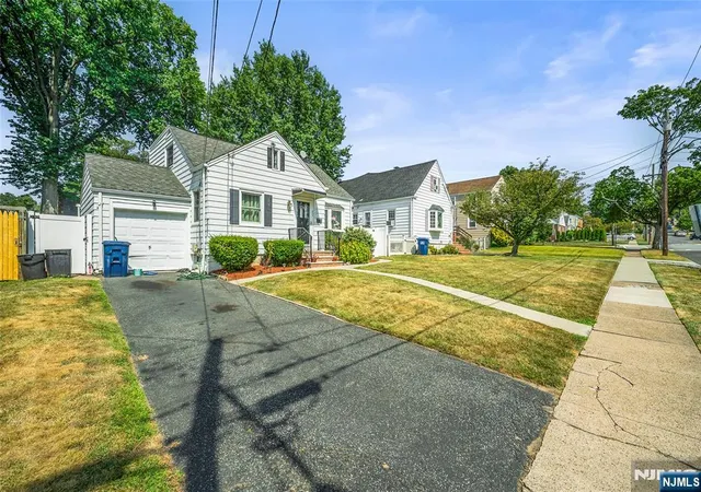 3rd image of 448 Sutton Ave, Hackensack, NJ 07601 | MLS# 25027420