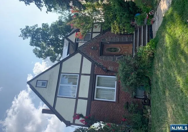Photo 3 of Sale Pending at 166 Herrick Ave, Teaneck, NJ 07666 | MLS# 25028284 | Listing updated on 2026-01-31