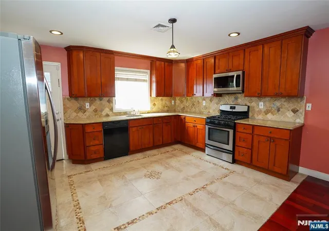 Photo 4 of Sale Pending at 341 Highland Ave, Clifton, NJ 07011 | MLS# 25030025 | Listing updated on 2025-09-19