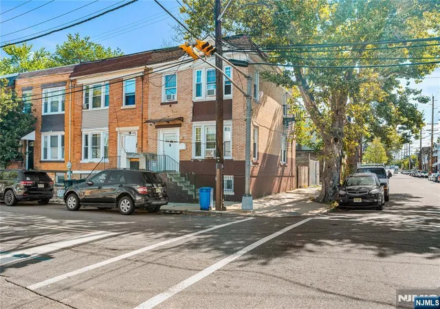 3rd image of 102 14Th St, Newark, NJ 07107 | MLS# 25030717