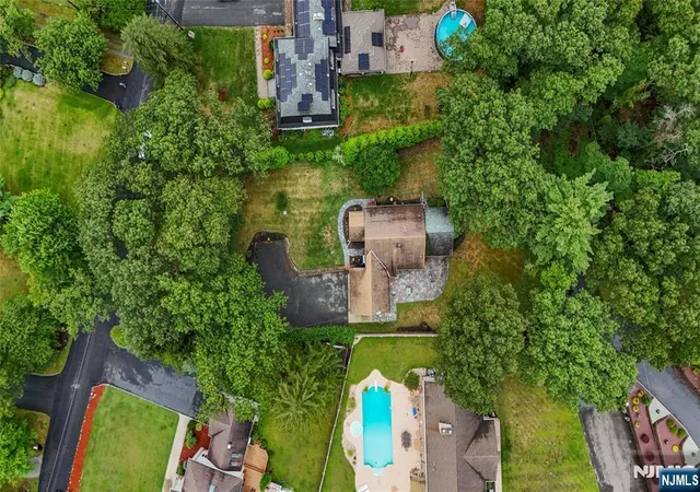 Photo 1 of Sale Pending at 15 Old Rifle Camp Rd, Woodland Park, NJ 07424 | MLS# 25030818 | Listing updated on 2025-11-04