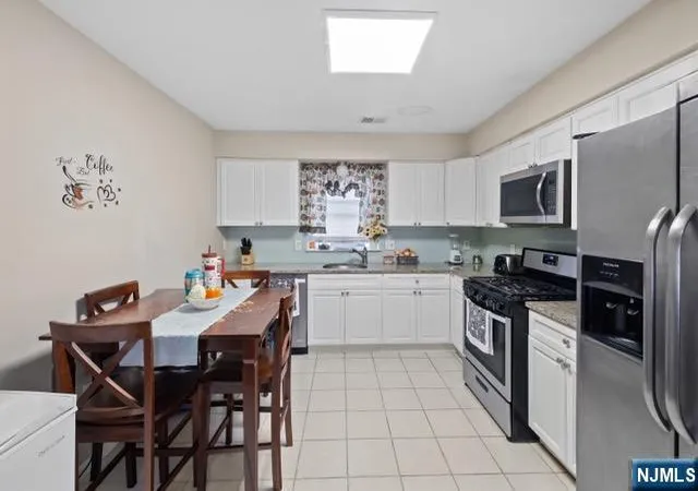 4th image of 43 Crane St, Newark, NJ 07104 | MLS# 25031005