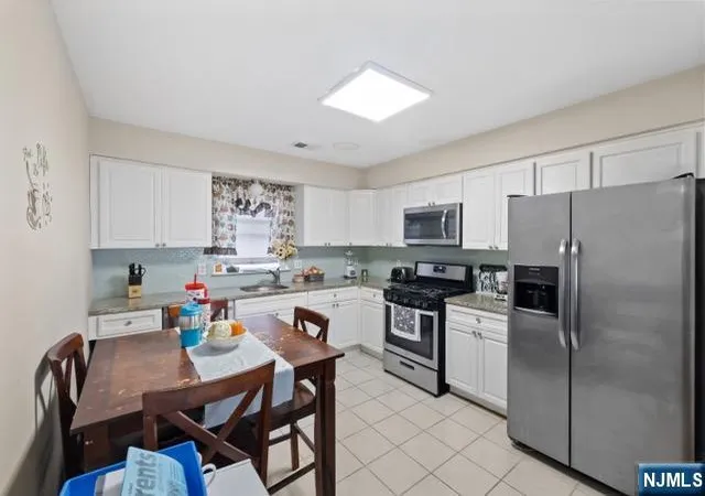 5th image of 43 Crane St, Newark, NJ 07104 | MLS# 25031005