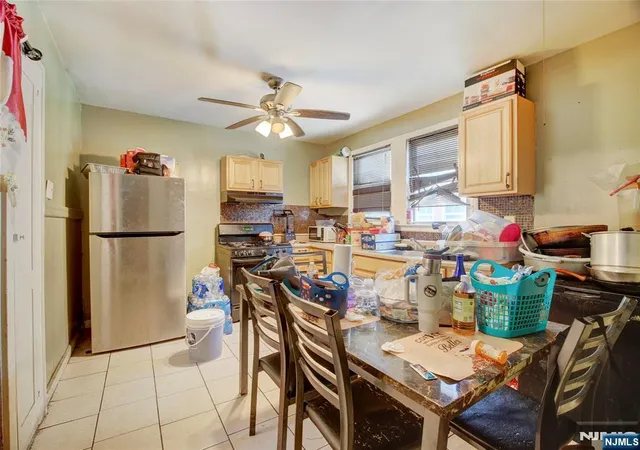 4th image of 170 Oakland Ter, Newark, NJ 07106 | MLS# 25031561