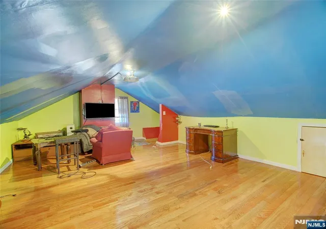 5th image of 170 Oakland Ter, Newark, NJ 07106 | MLS# 25031561