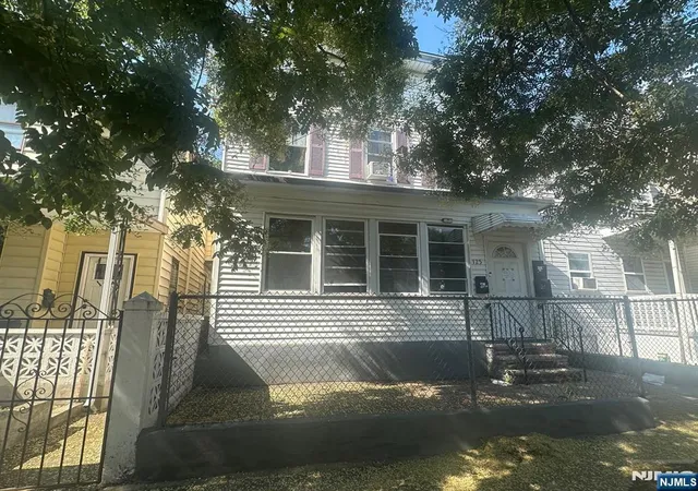 2nd image of 125 Pearl St, Paterson, NJ 07501 | MLS# 25032621
