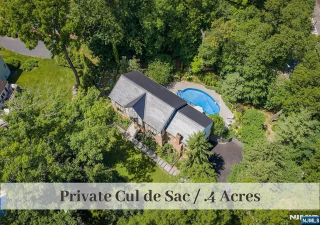 Homes for sale in Ridgewood, NJ | 24 Red Rock Ct, Ridgewood, NJ 07450 | MLS# 25034090