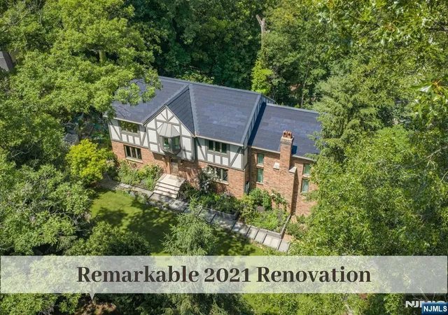 Homes for sale in Ridgewood, NJ | 24 Red Rock Ct, Ridgewood, NJ 07450 | MLS# 25034090