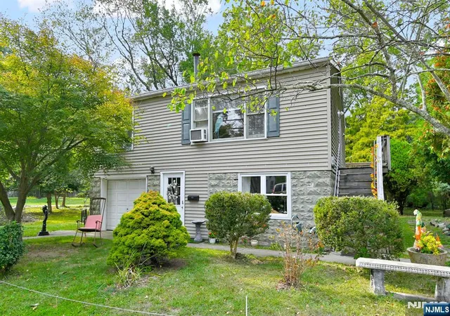 1st image of 92 Lakeview Ter, Oakland, NJ 07436 | MLS# 25034464