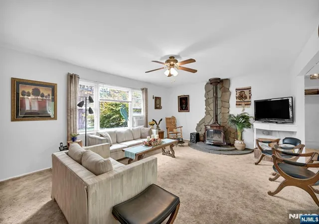 3rd image of 92 Lakeview Ter, Oakland, NJ 07436 | MLS# 25034464