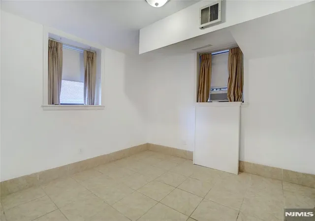 5th image of 433 Lincoln Ave #C002G, Orange, NJ 07050 | MLS# 25034927