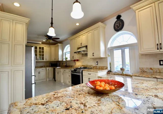 Photo 2 of Single family home for sale at 89 Rose St, Wood Ridge, NJ 07075 | MLS# 25034968 | Listing updated on 2026-03-27