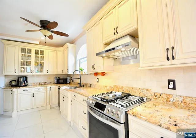Photo 4 of Single family home for sale at 89 Rose St, Wood Ridge, NJ 07075 | MLS# 25034968 | Listing updated on 2026-03-27