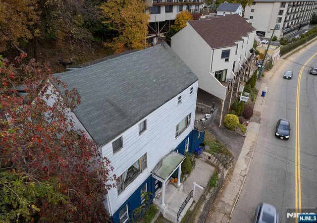 5th image of 1106-1108 River Rd, Edgewater, NJ 07020 | MLS# 25039324