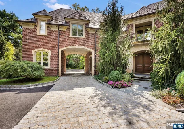 Photo 2 of Single family home for sale at 1500 River Rd, Teaneck, NJ 07666 | MLS# 25039340 | Listing updated on 2025-12-30