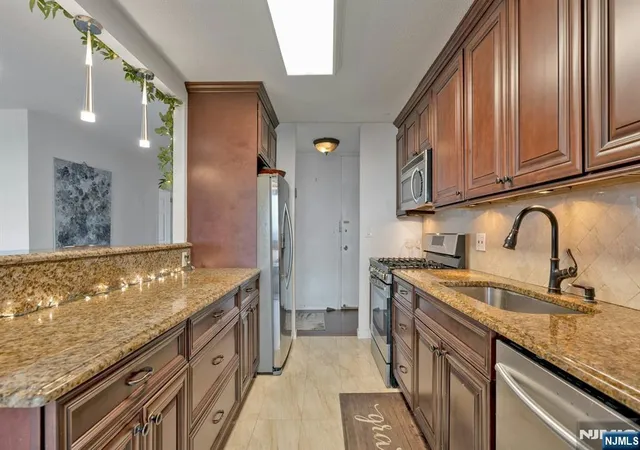 Homes for sale in Fort Lee, NJ | 555 North Ave #17S, Fort Lee, NJ 07024 | MLS# 25040224
