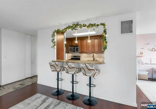 Homes for sale in Fort Lee, NJ | 555 North Ave #17S, Fort Lee, NJ 07024 | MLS# 25040224