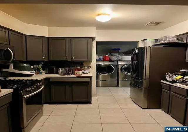Photo 3 of Sale Pending at 539 Union Ave #11, Irvington, NJ 07111 | MLS# 25040607 | Listing updated on 2026-06-29