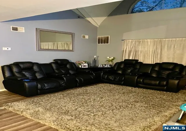 Photo 4 of Sale Pending at 539 Union Ave #11, Irvington, NJ 07111 | MLS# 25040607 | Listing updated on 2026-06-29