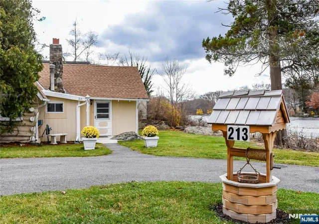 Homes for sale in West Milford, NJ | 213 Otterhole Rd, West Milford, NJ 07480 | MLS# 25040947