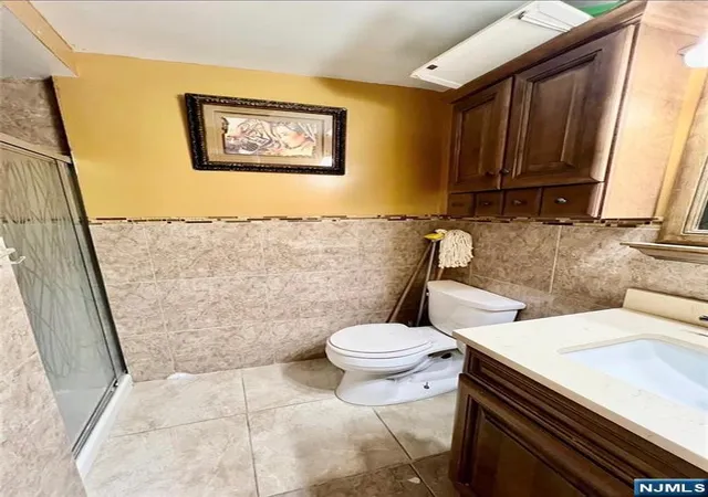 Photo 4 of Multi family home for sale at 2808 Palisade Ave, Weehawken, NJ 07086 | MLS# 25041398 | Listing updated on 2026-02-21