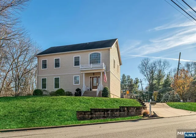 Homes for sale in Franklin Lakes, NJ | 500 Blue Hill Ter, Franklin Lakes, NJ 07417 | MLS# 25041486