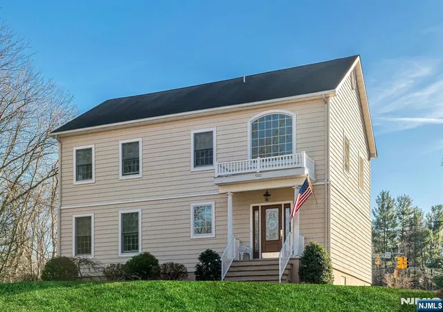 Homes for sale in Franklin Lakes, NJ | 500 Blue Hill Ter, Franklin Lakes, NJ 07417 | MLS# 25041486