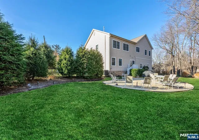 Homes for sale in Franklin Lakes, NJ | 500 Blue Hill Ter, Franklin Lakes, NJ 07417 | MLS# 25041486