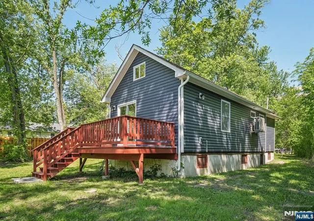 15th image of 57 Riverlawn Dr, Wayne, NJ 07470 | MLS# 25041651