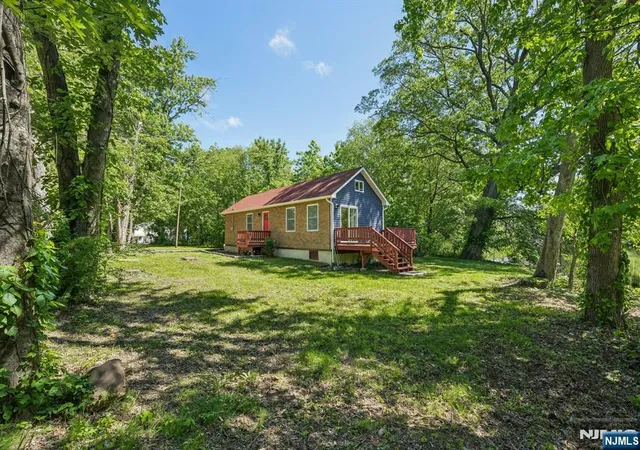 3rd image of 57 Riverlawn Dr, Wayne, NJ 07470 | MLS# 25041651