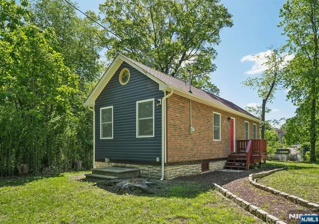 4th image of 57 Riverlawn Dr, Wayne, NJ 07470 | MLS# 25041651