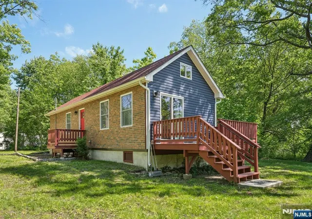 5th image of 57 Riverlawn Dr, Wayne, NJ 07470 | MLS# 25041651