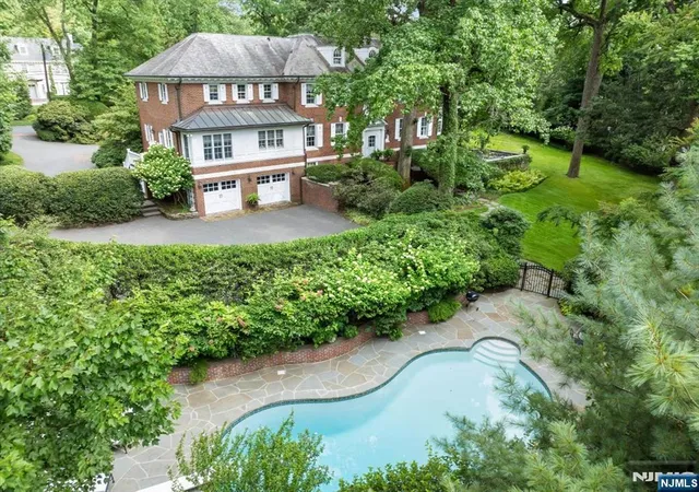 Photo 2 of Single family home for sale at 200 Lincoln St, Englewood, NJ 07631 | MLS# 25041807 | Listing updated on 2026-04-15