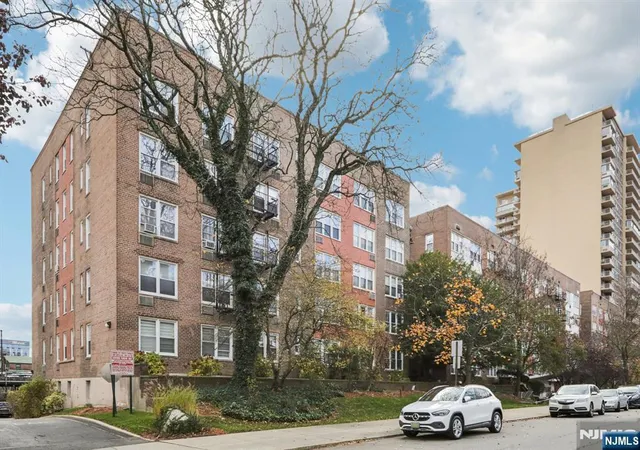 Condominium at 2160 Center Ave #5N, Fort Lee, NJ 07024 | MLS# 25042023 |  | Sold on 2026-03-20