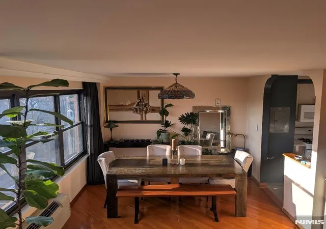 2nd image of 2352 Linwood Ave, Fort Lee, NJ 07024